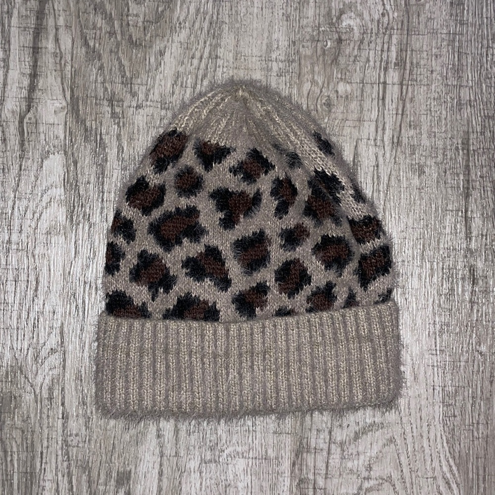 LEOPARD PRINT FUZZY BEANIE